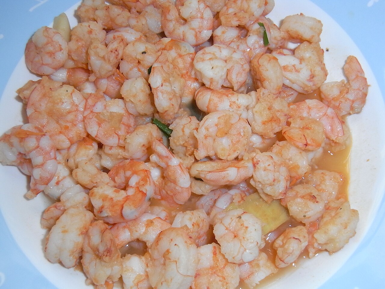 Crevettes cuites décortiquées, entre 22 et 27 g de protéines pour 100 g